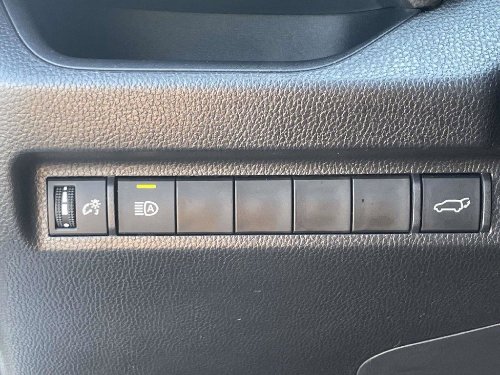 Used 2025 Toyota RAV4 XLE Premium FWD image 21