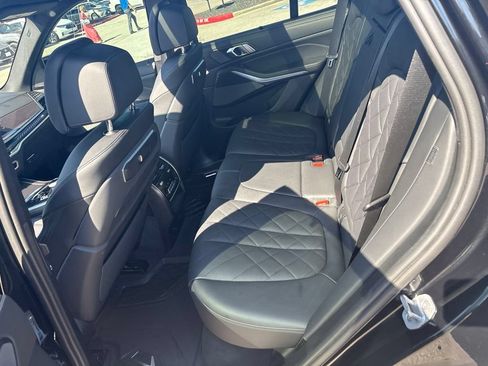 Used 2025 BMW X5 M60i AWD/4WD image 19