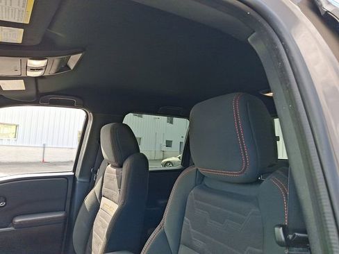 Used 2022 Nissan Frontier PRO-4X w/ Technology Package image 13