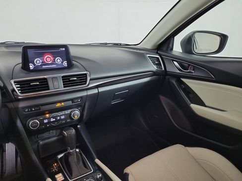 Used 2018 MAZDA MAZDA3 Grand Touring w/ Premium Equipment Package FWD image 16