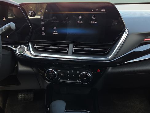 New 2026 Chevrolet Trax RS w/ Driver Confidence Package image 18