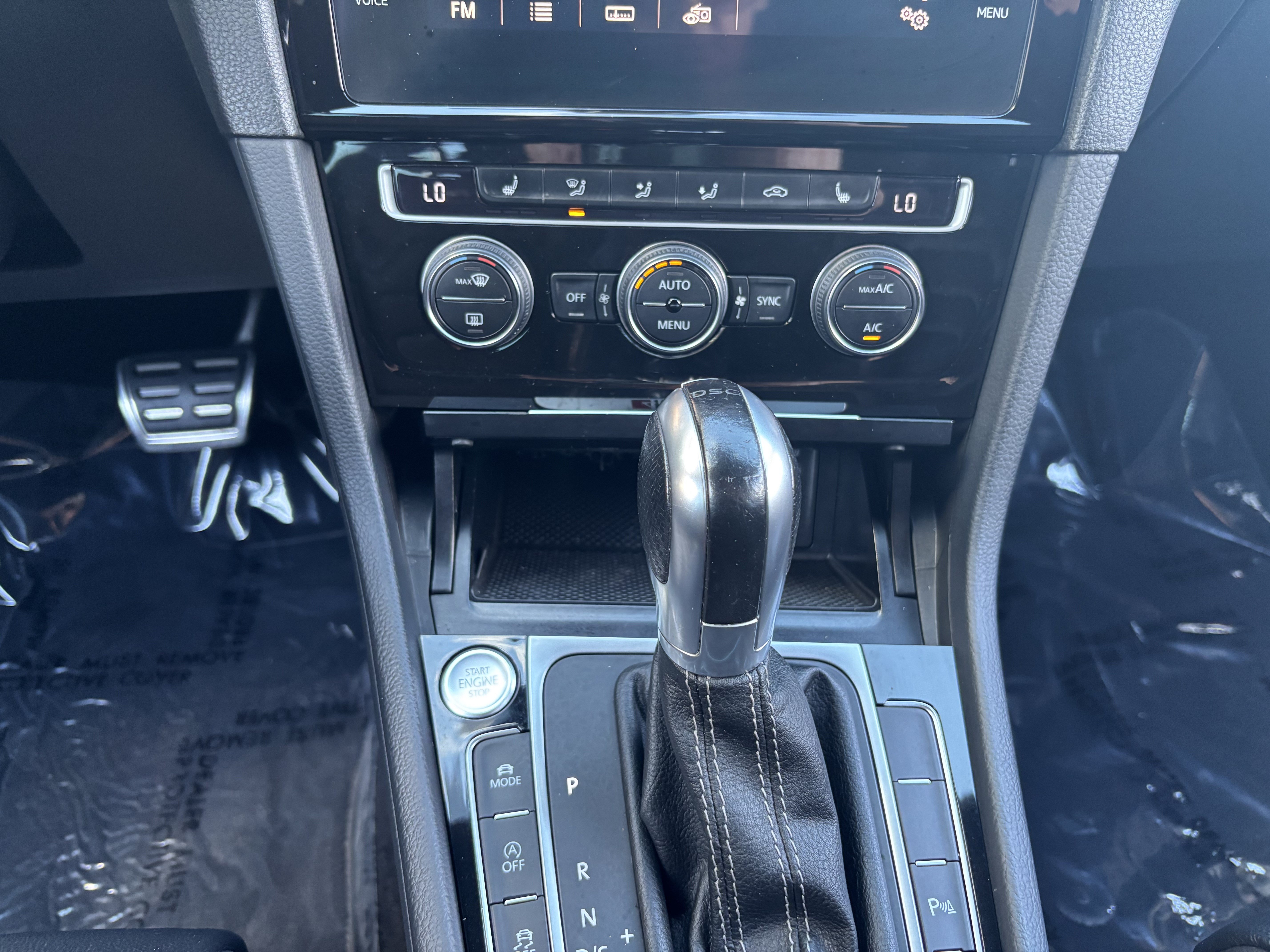 Used 2018 Volkswagen Golf R 4-Door AWD/4WD image 19