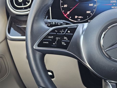 Certified 2025 Mercedes-Benz GLC 300 image 27