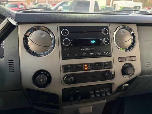 Used 2016 Ford F250 XLT w/ XLT Premium Package image 34