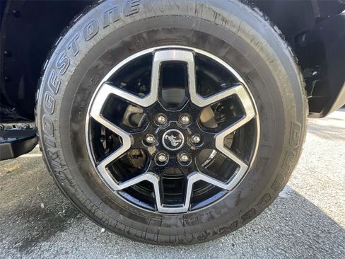 Used 2023 Ford Bronco Outer Banks image 10