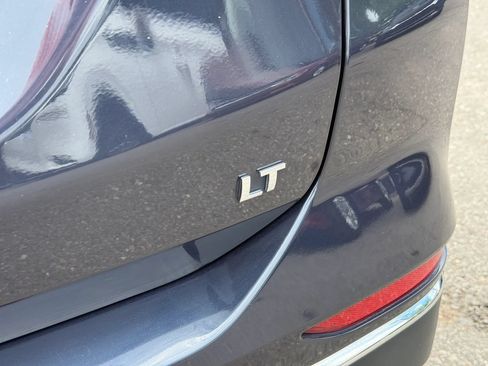 Used 2018 Chevrolet Equinox LT FWD image 13