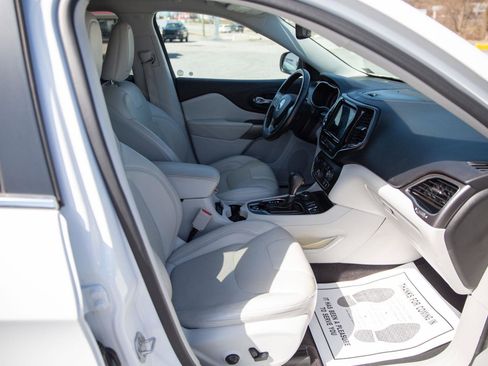 Used 2019 Jeep Cherokee Limited AWD/4WD image 24