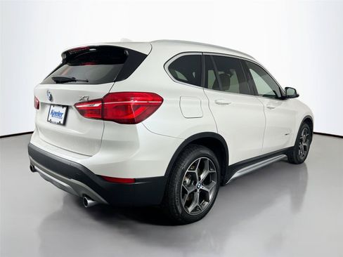 Used 2018 BMW X1 xDrive28i AWD/4WD image 6