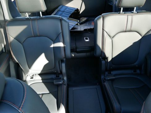 Used 2025 Honda Pilot TrailSport image 13