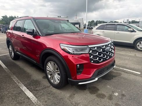 Certified 2025 Ford Explorer Platinum w/ LUX Leather Package AWD/4WD image 2