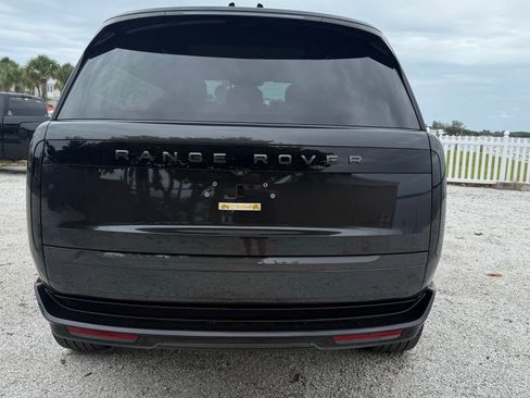 Used 2025 Land Rover Range Rover SE AWD/4WD image 17