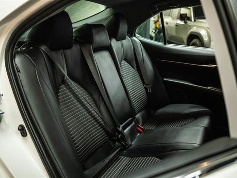 Used 2023 Toyota Camry SE image 11