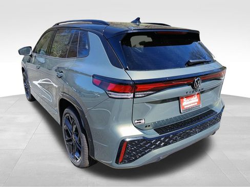 New 2026 Volkswagen Tiguan SE R-Line FWD image 3