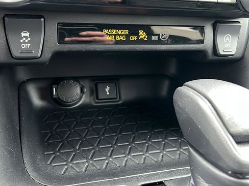 Used 2021 Toyota RAV4 XLE image 24