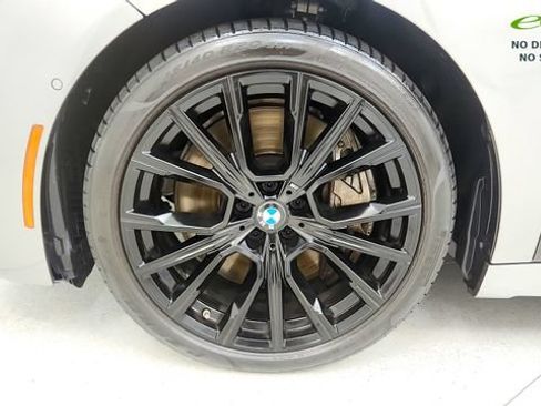 Used 2022 BMW 750i xDrive w/ M Sport Package AWD/4WD image 71