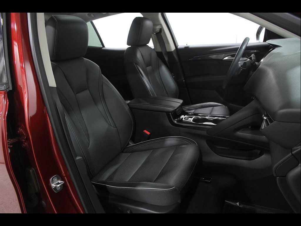 Used 2021 Buick Envision Essence w/ Sport Touring Package FWD image 18