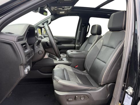 Used 2023 GMC Yukon SLT w/ SLT Premium Package AWD/4WD image 9