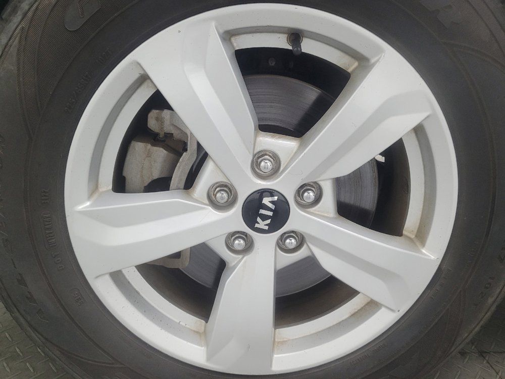 Used 2021 Kia Sorento LX FWD image 31