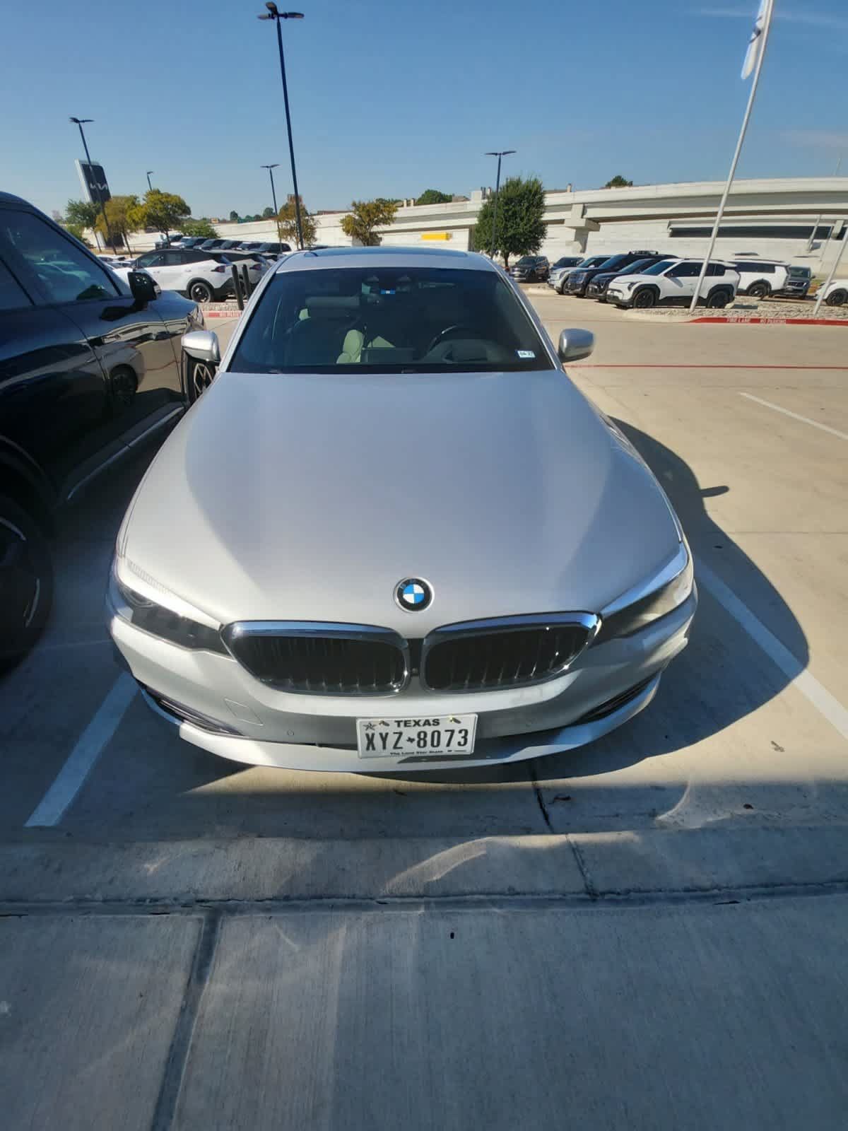 Used 2019 BMW 530e w/ Premium Package RWD image 17
