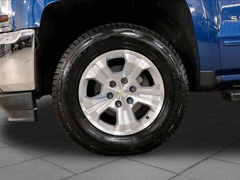 Used 2017 Chevrolet Silverado 1500 LT w/ All Star Edition AWD/4WD image 11