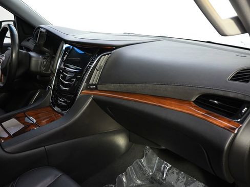 Used 2015 Cadillac Escalade Premium AWD/4WD image 15