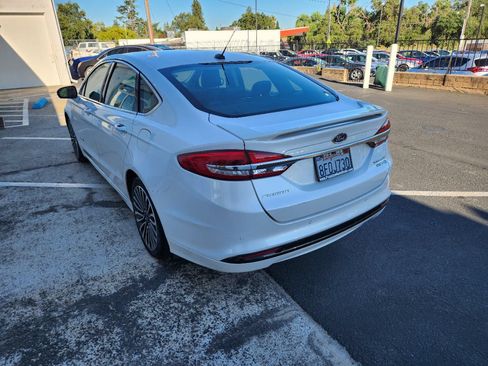 Used 2018 Ford Fusion Titanium FWD image 3