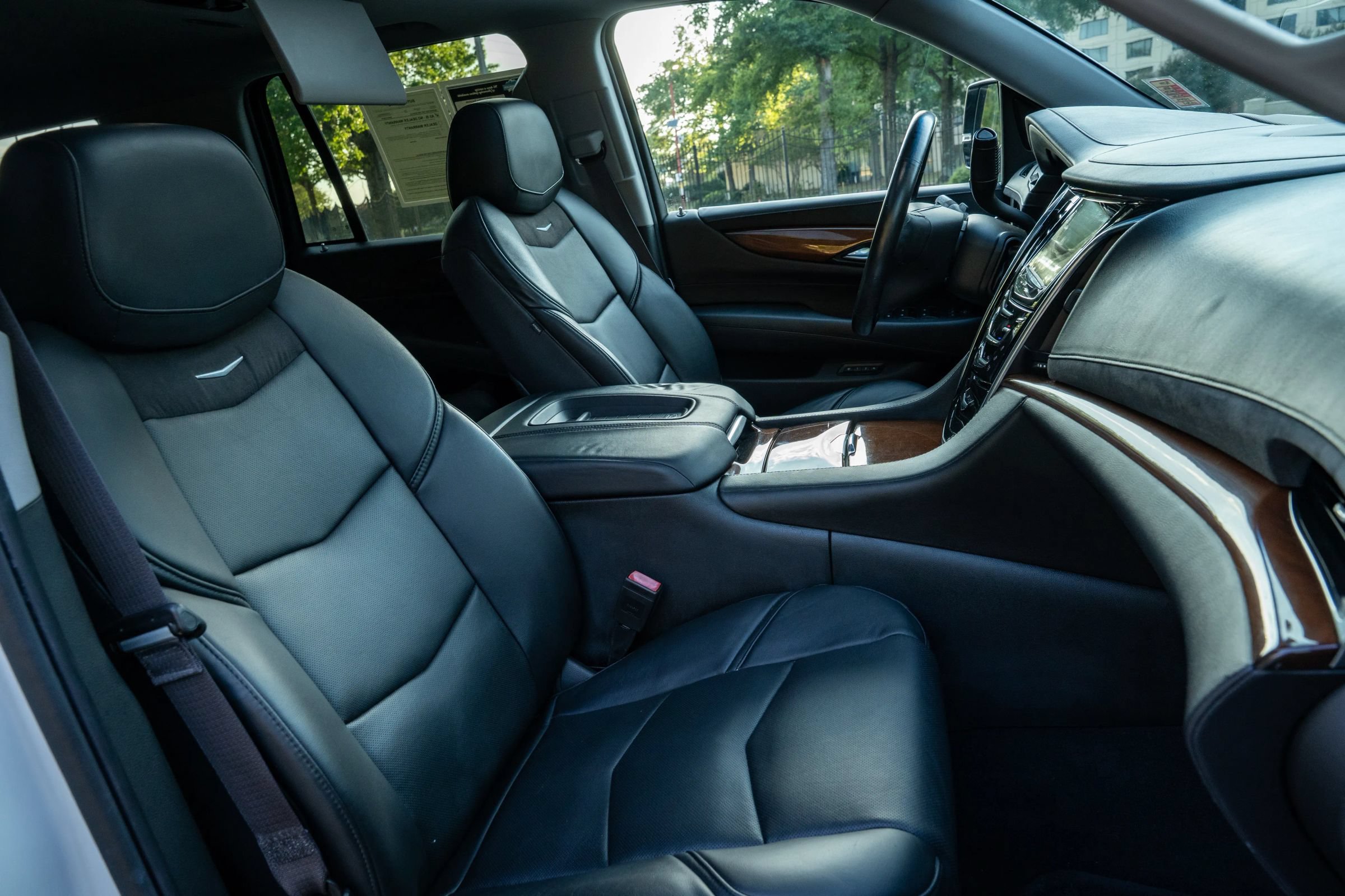 Used 2016 Cadillac Escalade Premium RWD image 19