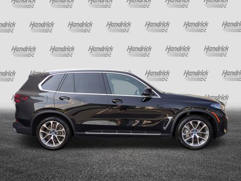 Used 2024 BMW X5 xDrive50e image 9