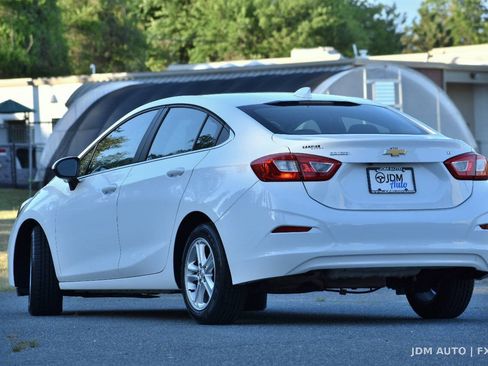 Used 2018 Chevrolet Cruze LT w/ LT Fleet Convenience Package FWD image 7