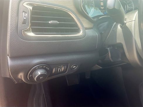 Used 2015 Chrysler 200 C w/ Navigation & Sound Group I image 10