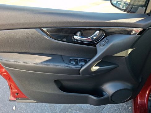 Used 2020 Nissan Rogue Sport SV w/ All-Weather Package image 13