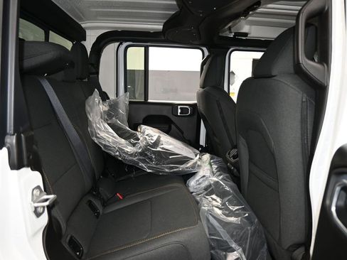 New 2026 Jeep Gladiator Willys image 32