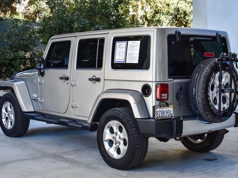 Used 2015 Jeep Wrangler Unlimited Sahara image 4