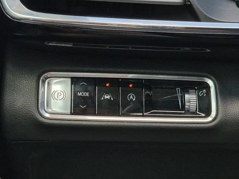 Used 2025 Buick Envision Preferred AWD/4WD image 30