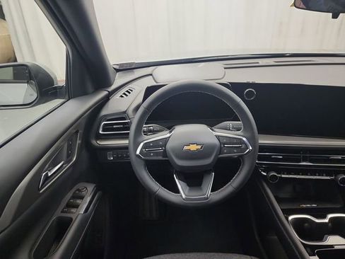 New 2026 Chevrolet Traverse LT image 13