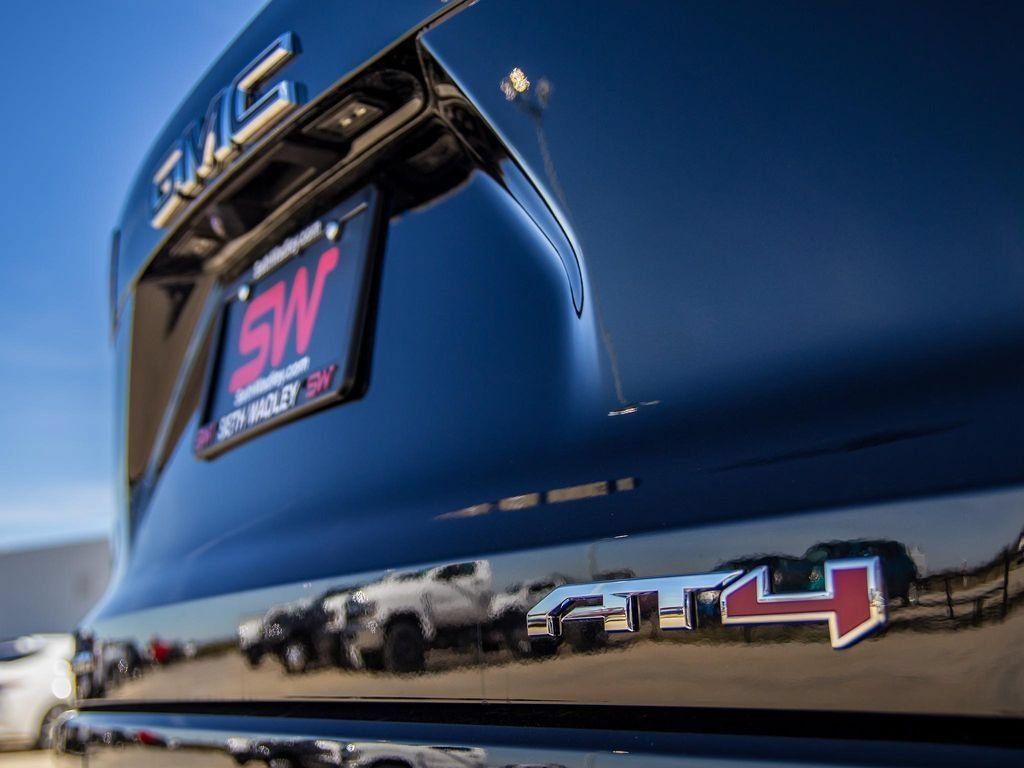 New 2026 GMC Terrain AT4 w/ Technology Package II AWD/4WD image 10