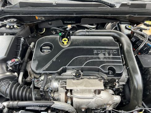 Used 2022 Chevrolet Malibu LS image 32