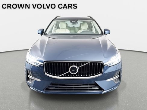 Used 2022 Volvo XC60 B5 Momentum w/ Climate Package image 2