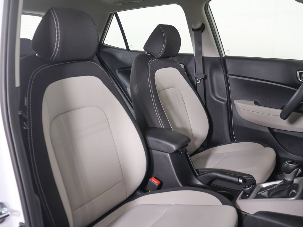 Certified 2026 Hyundai Venue SEL FWD image 26