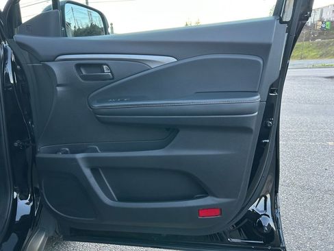 Used 2023 Honda Passport TrailSport image 25