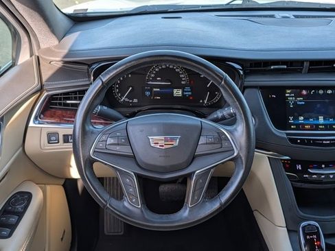 Used 2018 Cadillac XT5 Luxury w/ Driver Awareness Package image 23