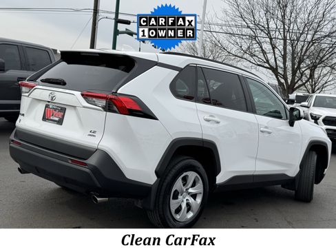 Used 2021 Toyota RAV4 LE image 3