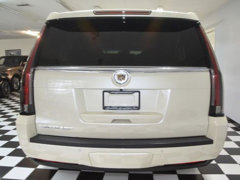 Used 2015 Cadillac Escalade ESV Luxury AWD/4WD image 8