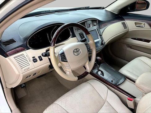 Used 2012 Toyota Avalon Limited FWD image 18