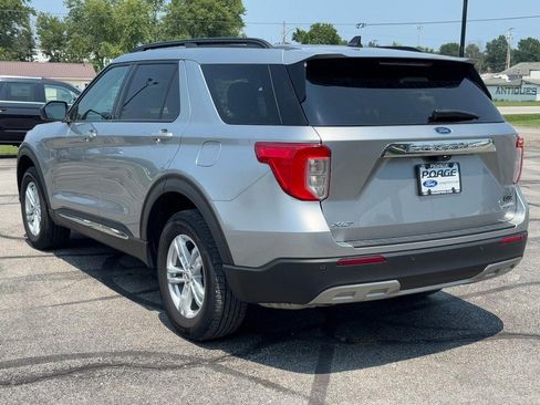 Used 2024 Ford Explorer XLT w/ Equipment Group 202A AWD/4WD image 6