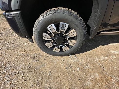 New 2026 GMC Sierra 2500 Denali w/ Denali Reserve Package image 11