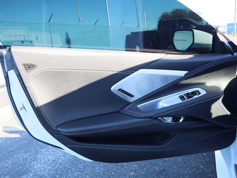 Used 2021 Chevrolet Corvette Stingray Preferred Cpe w/ 2LT image 13