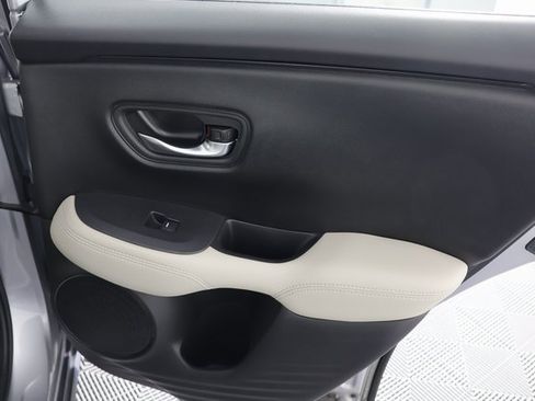 Used 2023 Honda HR-V LX image 25