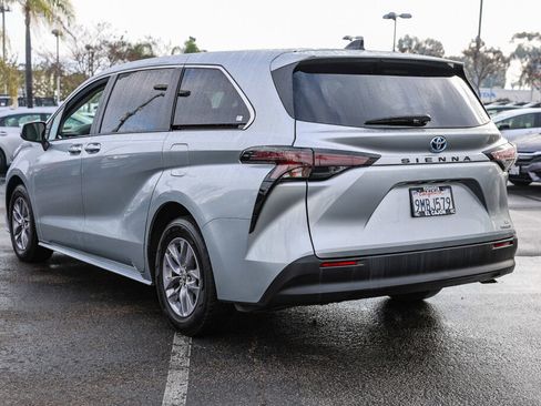 Certified 2024 Toyota Sienna LE image 20
