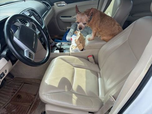 Used 2014 Chrysler 300 image 10